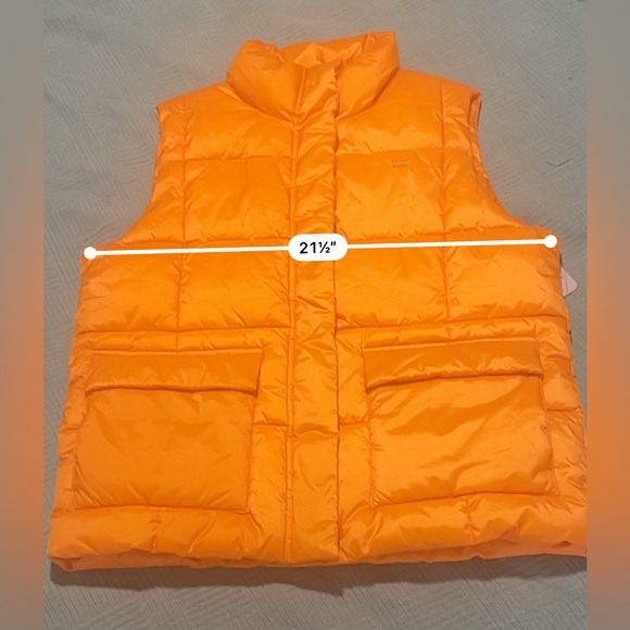 Levi's Box Quilt Puffer Layer Vest  (Apricot)
Size L - Picture 13 of 13